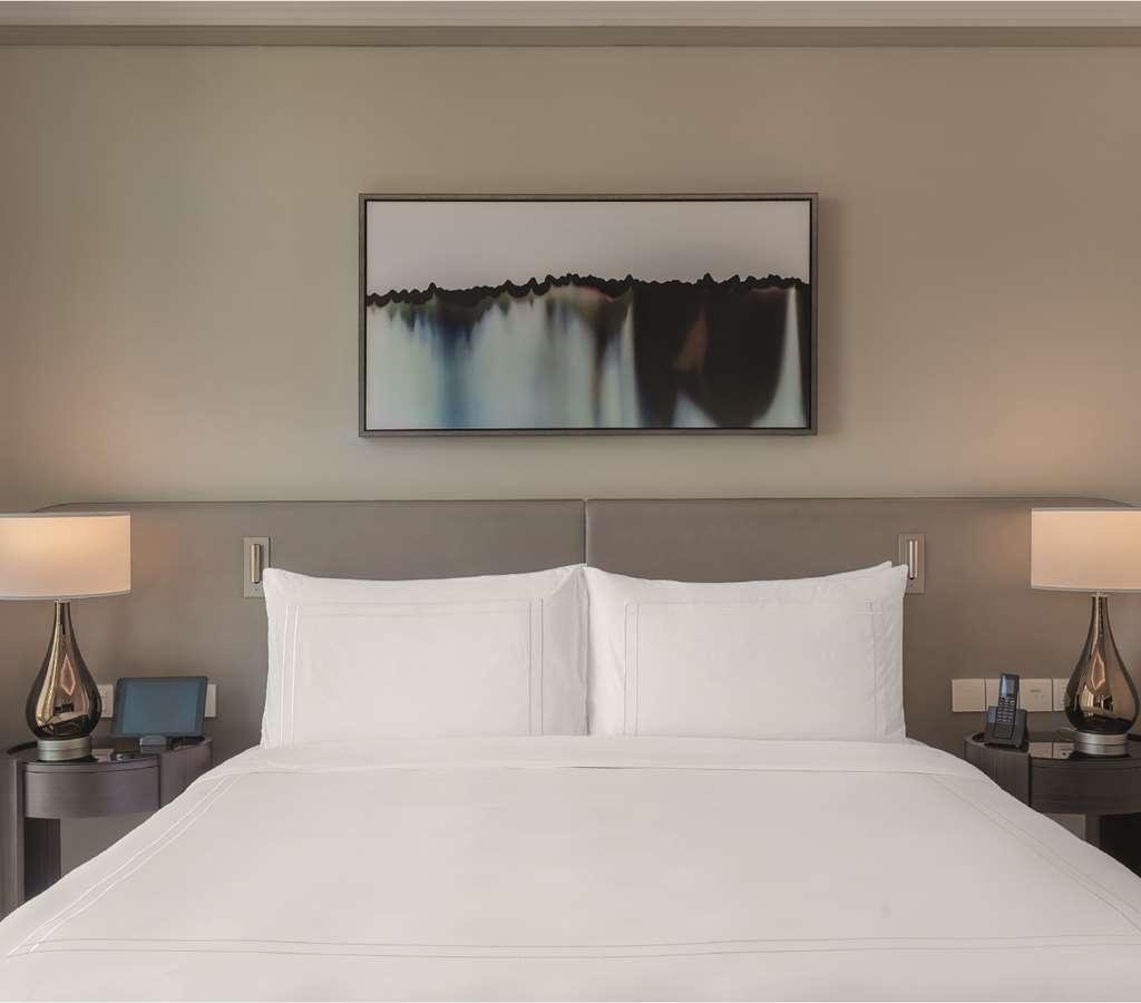 Address Dubai Mall Phòng bức ảnh A guest room at the hotel